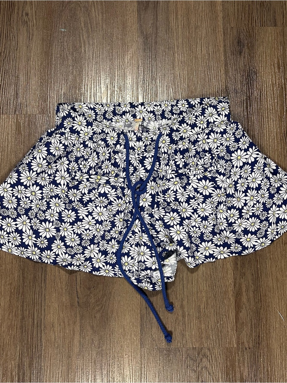 Free People white & Blue daisy print shorts